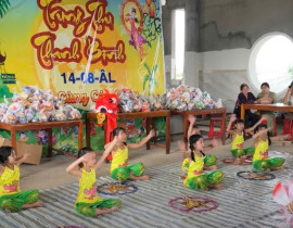 CHUA-THANH-BINH-TRAO-QUA-CHO-HOC-SINH-5-10-4.jpg