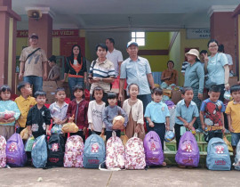 tiep-buoc-cho-em-den-truong.jpg